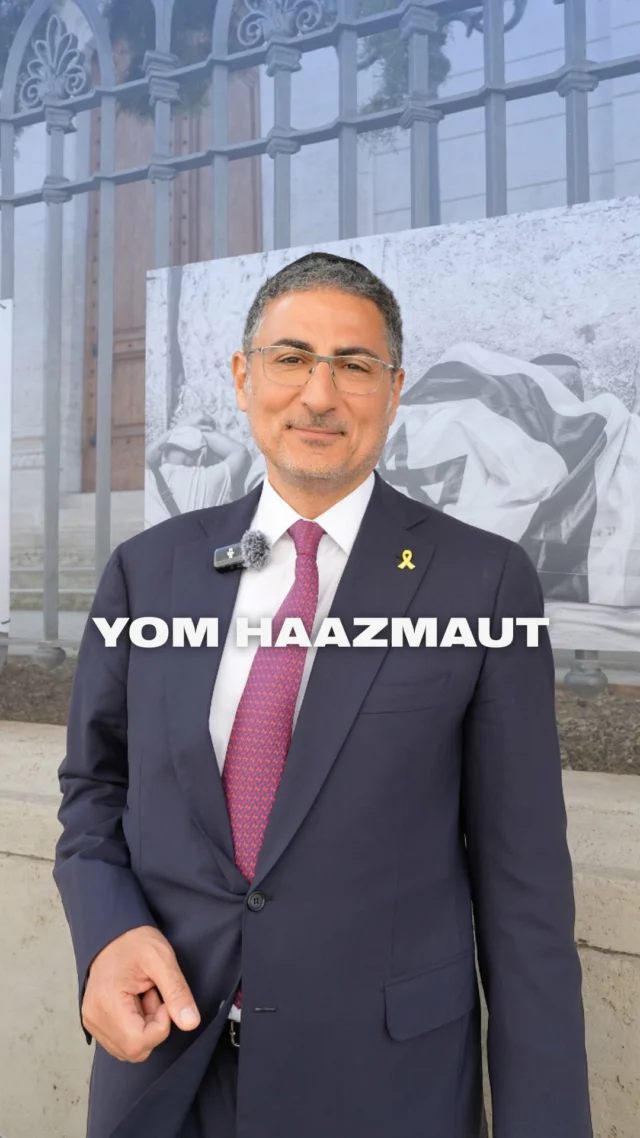 Oggi festeggiamo non solo l’indipendenza di Israele, ma anche il coraggio e la resilienza del nostro popolo: la capacità di brillare nei momenti più bui. 

Ricordiamo con commozione chi ha sacrificato tutto per difendere questa libertà. Guardiamo al futuro con speranza. Am Israel Chai! 🇮🇱 

#YomHaAtzmaut #Israele #Indipendenza #Speranza #AmIsraelChai