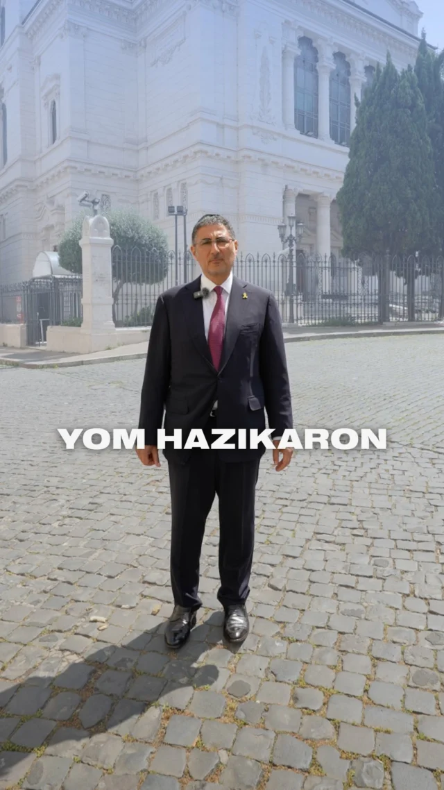Yom HaZikaron è il giorno nel quale ricordiamo i soldati caduti e le vittime del terrorismo. 
La nostra Comunità si unisce al dolore, ricordando e commemorando anche le vittime romane: il piccolo Stefano Gaj Tachè, ucciso nell’attacco alla Sinagoga del 1982, e i giovani romani partiti per difendere lo Stato d’Israele, come Sergio Benzion Pavoncello e Angelo Sed ‘Momo’.
Dal 7 ottobre 2023, il ricordo si fa ancora più intenso, più straziante perché si sono aggiunte centinaia di vittime tra civili e giovani soldati. 
Che il loro ricordo sia di benedizione.

#yomhazikaron #memoria #romaebraica #comunitaebraicadiroma